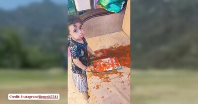 मासूम बच्चे ने सोफे पर फैलाया केचप, मां भी देखकर रह गई हैरान.