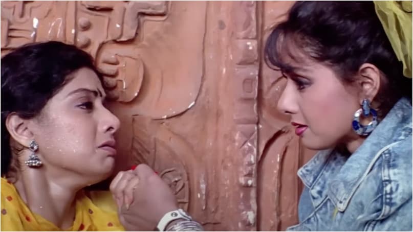 The late actress Sridevi impressed the audience with her performance in ChaalBaaz. She even won awards for her top-notch performance in the film. She has played double roles in several other films, too, but this one truly stands out.