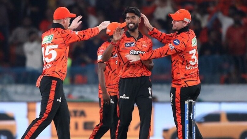 In the IPL match, Rajasthan team would have finished with 4 wins in 4 matches. Similarly, watching Hyderabad team face Rajasthan, it seemed impossible, but Prafulla Hinge and Saqib Hussain transformed Rajasthan's batting.