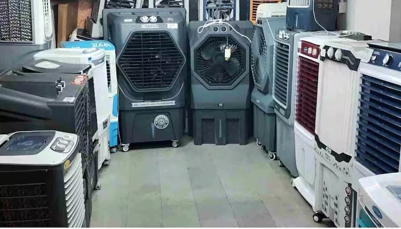 Plastic Cooler: Plastic coolers are more popular these days. Hey Vajnaala are light. Due to which they easily come from one place to another place. The yacht design itself is more attractive and modern. Due to which the interior of the house looks changed. The most important thing is that there is no risk of getting gangrene. But often the plastic body is not very strong and is prone to cracking after a long time. Plastic Cooler: Plastic coolers are more popular these days. Hey Vajnaala are light. Due to which they easily come from one place to another place. The yacht design itself is more attractive and modern. Due to which the interior of the house looks changed. The most important thing is that there is no risk of getting gangrene. But often the plastic body is not very strong and is prone to cracking after a long time.