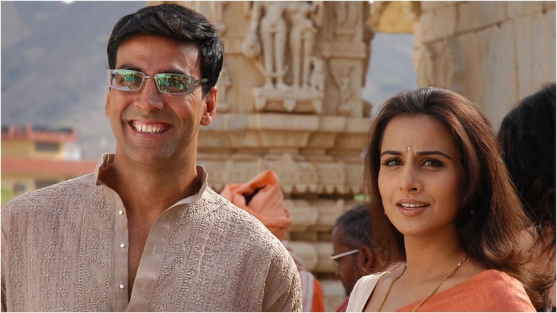 Akshay Kumar, Shiney Ahuja and Vidya Balan’s 2007 film Bhool Bhulaiyaa remains an all-time classic that fans continue to revisit. The story revolves around an NRI and his wife, who move into his ancestral home, brushing aside warnings about it being haunted. However, when a series of strange and unsettling events begins to unfold, he turns to a psychiatrist to unravel the mystery. The film, directed by Priyadarshan, strikes a perfect balance between humour and horror. It is available to watch on Netflix. 