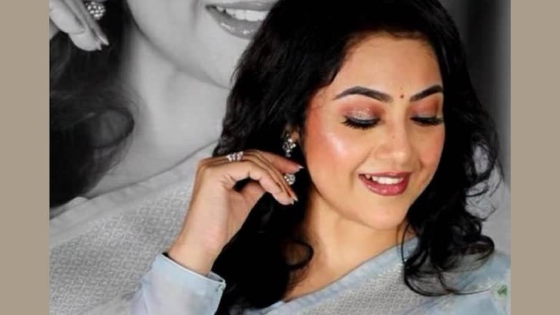 അടുത്തതായി മലയാള ചിത്രം ദൃശ്യം 3ന്റെ റിലീസിനായി കാത്തിരിക്കുകയാണ് മീന. ആദ്യ രണ്ട് ഭാഗങ്ങൾ പോലെത്തന്നെ ഈ ജീത്തു ജോസഫ് ചിത്രവും ട്വിസ്റ്റുകളും സസ്‌പെൻസും മറ്റും നിറയുന്ന രസകരമായ ത്രില്ലർ ചിത്രമാകും എന്നാണ് പ്രേക്ഷകരുടെ പ്രതീക്ഷ. വരുൺ പ്രഭാകറിന്റെ കൊലപാതകം മറച്ചുവയ്ക്കാൻ ജോർജ് കുട്ടിയും കുടുംബവും നടത്തുന്ന ശ്രമങ്ങളാണ് ചിത്രത്തിന്റെ ഉള്ളടക്കം. ആദ്യ രണ്ട് ഭാഗങ്ങൾ എന്നതുപോലെതന്നെ മൂന്നാം ഭാഗവും പ്രേക്ഷകരെ ഉദ്വേഗത്തിന്റെ മുൾമുനയിൽ നിർത്തും എന്നാണ് പ്രതീക്ഷ