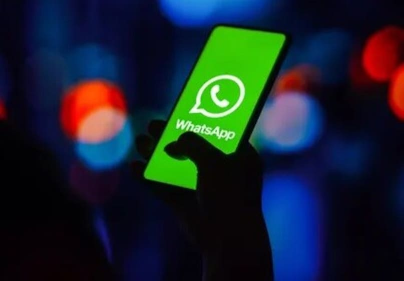 कधीपासून होणार बंद : 8 सप्टेंबरची डेडलाइन सांगितली जातेय. व्हॉट्सअॅप आता जुन्या सिस्टम रिक्वायरमेंट्स आणि सुरक्षा स्टँडर्ड पाहता जुन्या अँड्रॉइड व्हर्जनमधून आपला सपोर्ट संपवणार आहे.