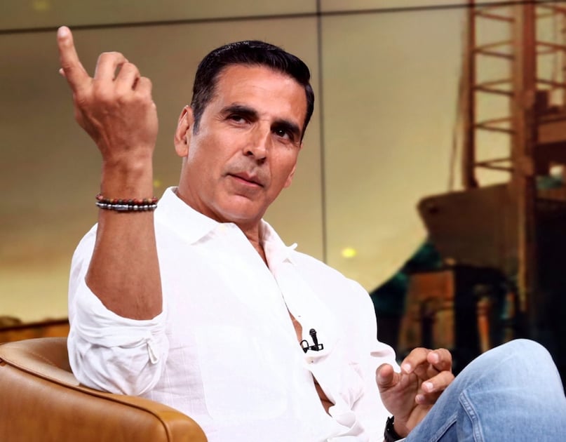 Akshay Kumar success story, Akshay Kumar first salary, Akshay Kumar martial arts coach, Akshay Kumar modeling break, Akshay Kumar movies, अक्षय कुमार का संघर्ष, अक्षय कुमार की पहली सैलरी, बॉलीवुड सुपरस्टार की कहानी, अक्षय कुमार बायोग्राफी, बिना गॉडफादर के सुपरस्टार