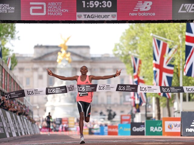 सावे बने मैराथन की दुनिया में नए 'किंग', सबसे कम समय में रेस जीतकर रचा इतिहास