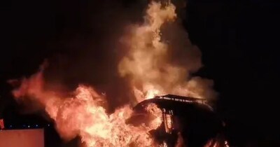 গুজরাটে অ্যাসিড ট্যাঙ্কারে ভয়াবহ আগুন, ৪ ঘণ্টার চেষ্টায় নিয়ন্ত্রণে আনা হলো