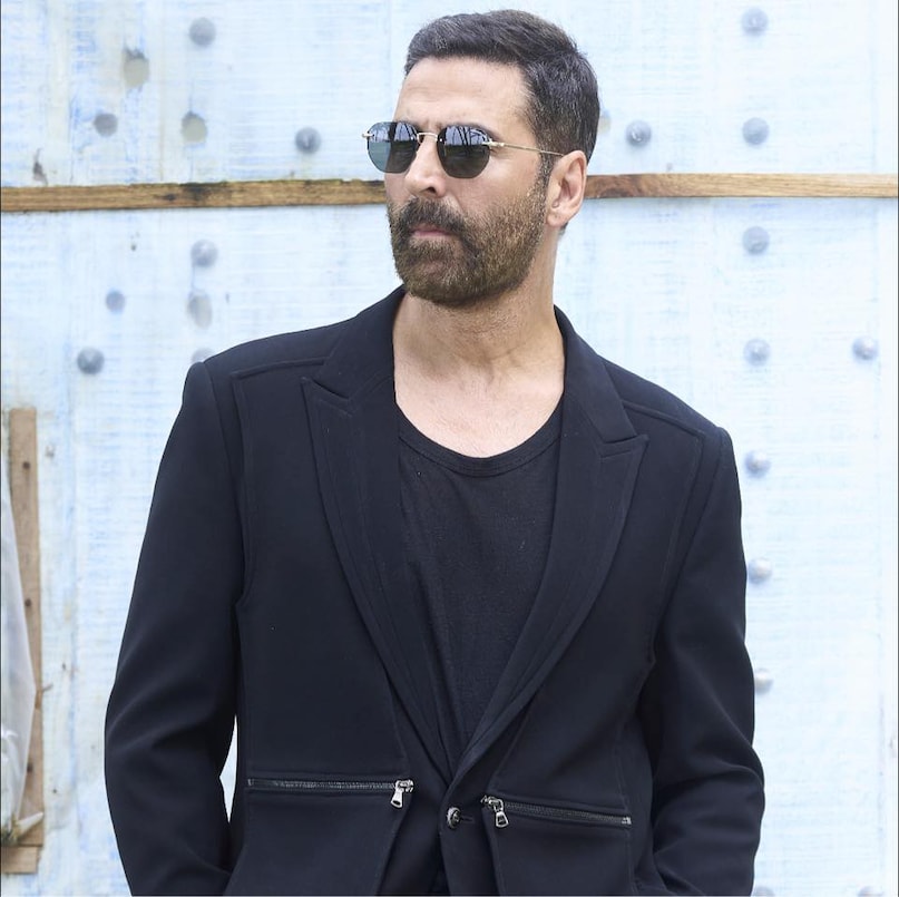 Akshay Kumar career journey, Akshay Kumar Silent Warrior of Bollywood, Akshay Kumar 2007 hits, Akshay vs Khan Trinity, Khiladi Kumar box office history, Akshay Kumar and Saif Ali Khan movies, अक्षय कुमार का फिल्मी सफर, बॉलीवुड का साइलेंट वारियर, अक्षय कुमार 2007 रिकॉर्ड, अक्षय और सुनील शेट्टी की जोड़ी, खान्स बनाम अक्षय कुमार, खिलाड़ी कुमार की सफलता