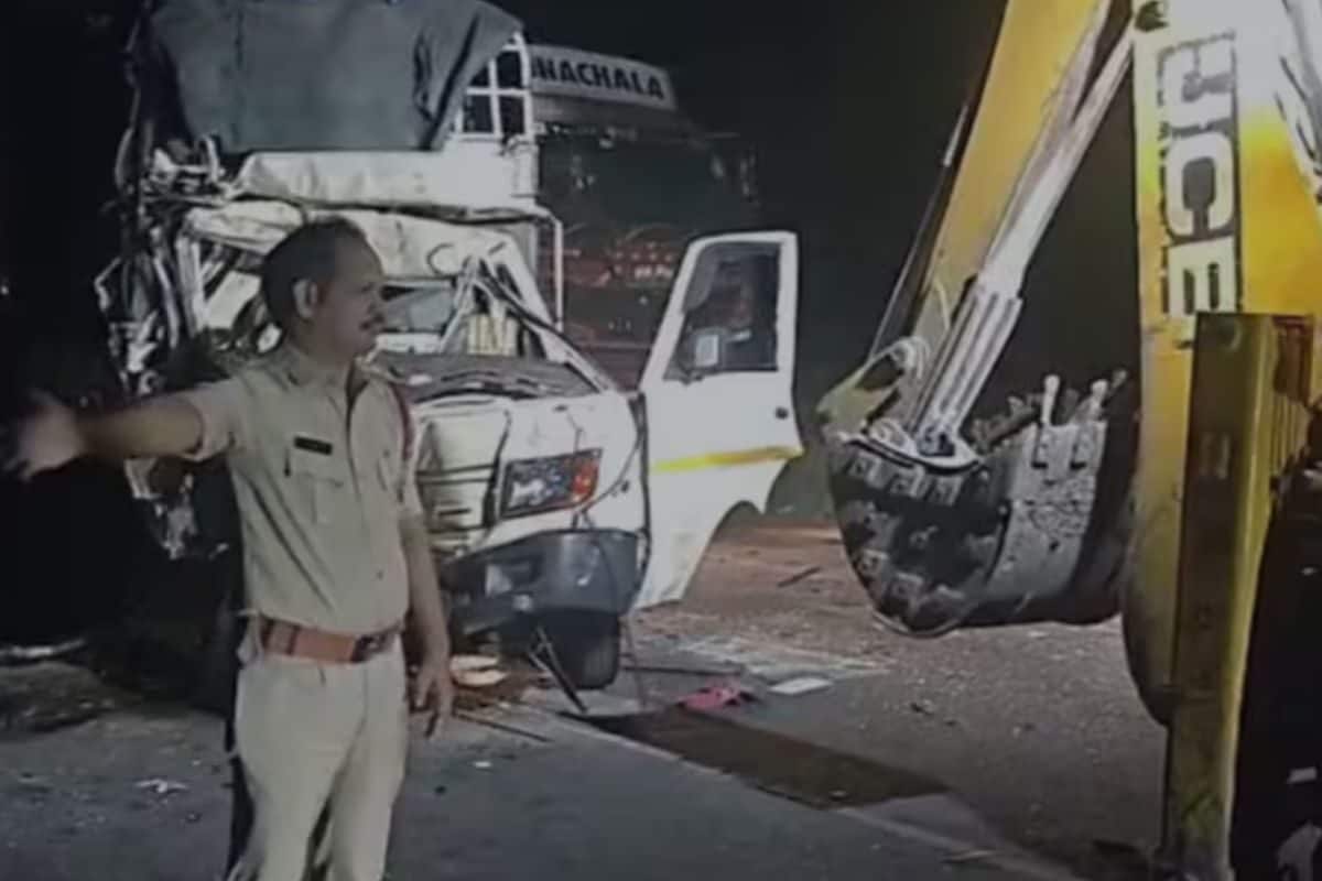 आंध्र प्रदेश में दर्दनाक हादसा, कुरनूल में कार और लॉरी की टक्कर में 8 लोगों की मौत, 12 घायल