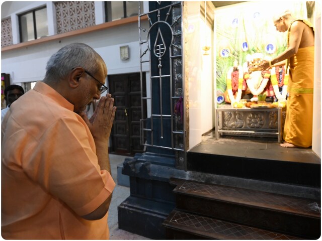 उपराष्ट्रपति ने कोलंबो में की पूजा-अर्चना, भारत-श्रीलंका में 8 समझौतों पर मुहर