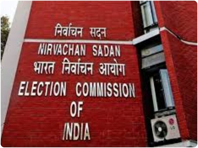 पश्चिम बंगाल में चुनाव आयोग का एक्शन, TMC का प्रचार करने वाले तीन BLO सस्पेंड