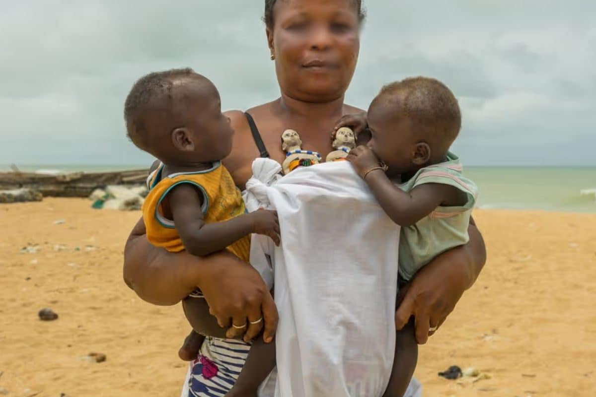 गजब ही हैं इस जनजाति के लोग, पैदा होने के बाद जुड़वां बच्चों की हो जाए मौत, तो पालने लगते हैं गुड्डे-गड्डियां!