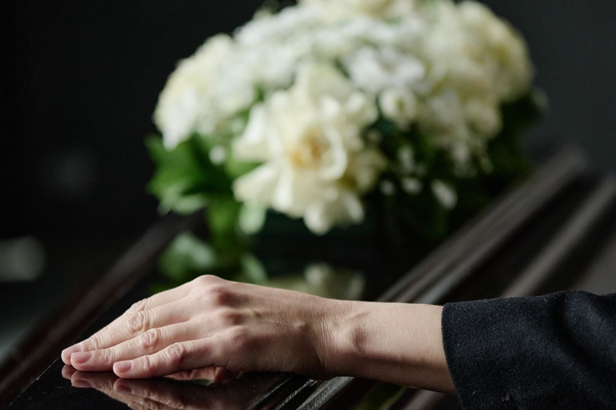 खाने के लिए ढूंढ रहे थे रेस्टोरेंट, लेकिन घूस गए अंतिम संस्कार में, फिर जो हुआ वो किसी फिल्म से कम नहीं था