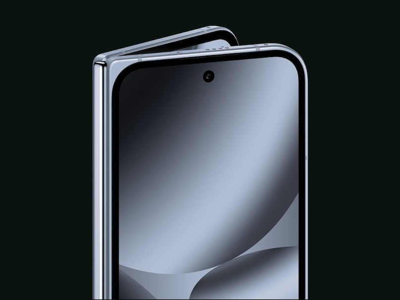 डिस्प्ले इसकी सबसे बड़ी खासियत है. इसमें 8 इंच का फोल्डेबल LTPO OLED मेन स्क्रीन और 6.4 इंच का कवर डिस्प्ले मिलता है, दोनों ही 120Hz रिफ्रेश रेट के साथ आते हैं.