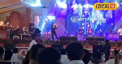 वैशाली महोत्सव में झूमे लोग।