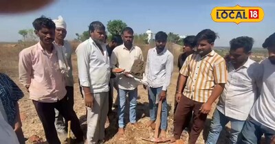 मूर्ति मिलने के बाद गांव वालो ने खुदाई की 