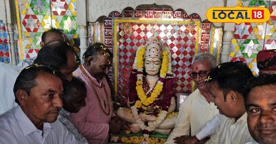 दास हनुमान को 30 लाख का सोने-रत्न जड़ित मुकुट, बाड़मेर में उमड़ी भक्तों की भीड़.