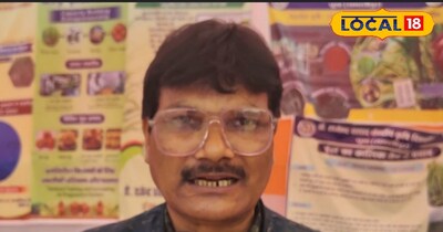 जानकारी देते हुए वैज्ञानिक