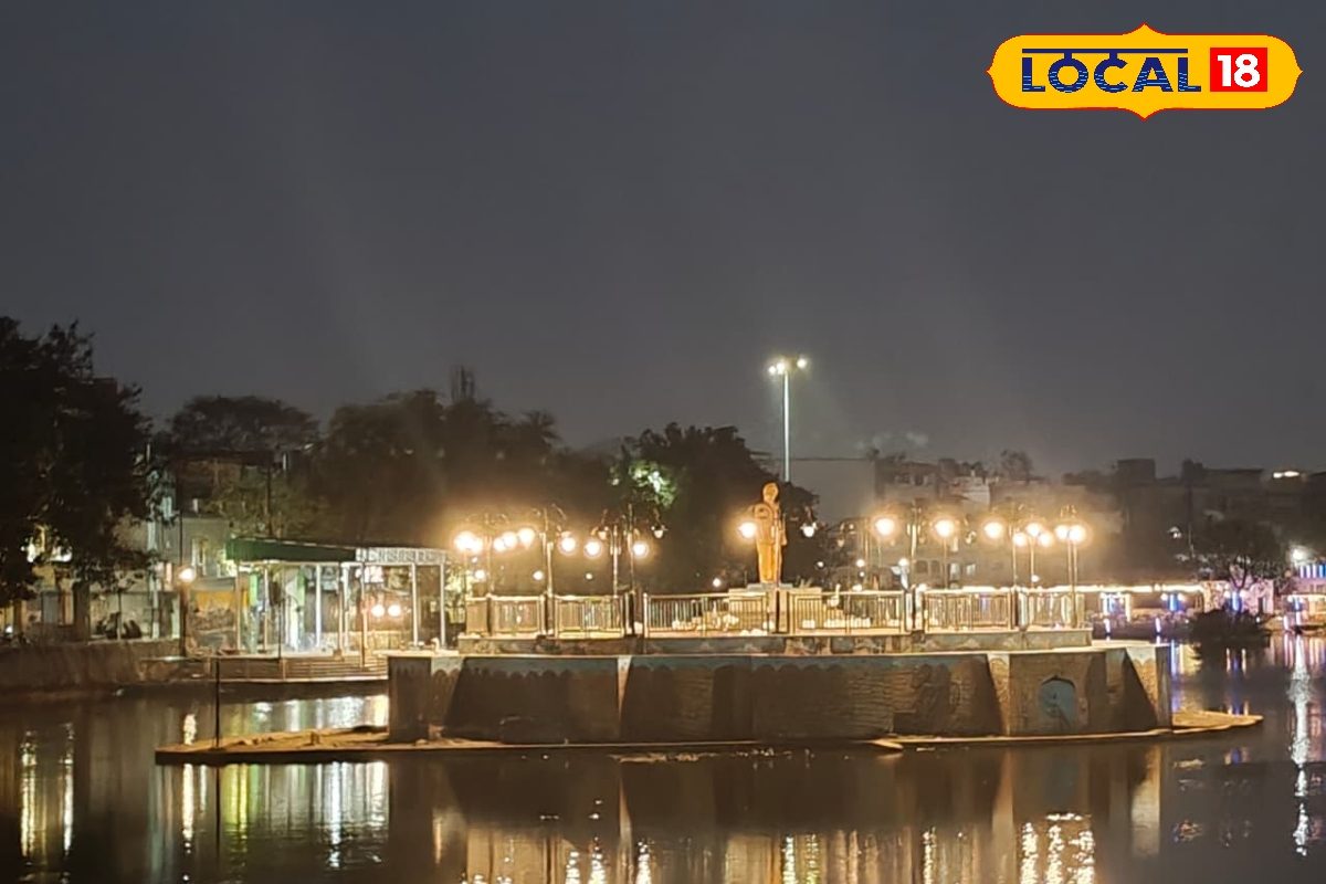 कभी झांसी के ऐतिहासिक आतिया ताल के पानी की खुशबू करती थी आकर्षित, आज बदबू से लोग परेशान