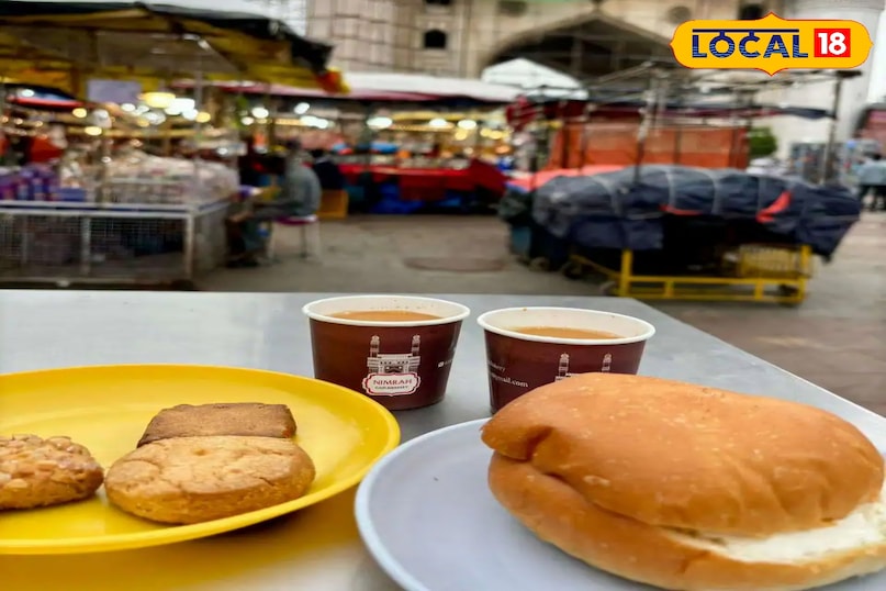 ईरानी चाय, बन-मस्का हैदराबाद की सुबह और शाम ईरानी चाय के बिना अधूरी है। चारमीनार के सामने स्थित किसी भी पुराने कैफे में जाइए ख़ास तौर पर नीमरा यहां मात्र 25 रुपए में एक प्याली मलाईदार ईरानी चाय और 30 से 40 रुपए में बन-मस्का मिल जाएगा। साथ ही यहाँ के मशहूर नमकीन उस्मानिया बिस्किट मात्र 5 रुपए में मिलते हैं। 70 रुपए के अंदर आप एक शाही नाश्ते का लुत्फ उठा सकते हैं।