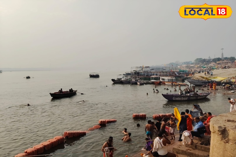 देवी ने फेंका था तलवार देवी ने फेंका था तलवार