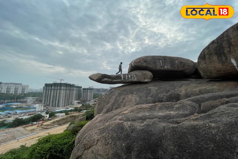 खजागुडा हिल्स हाई-टेक सिटी के पास स्थित यह जगह शहर के बीचों-बीच कुदरत का चमत्कार है। यहाँ की विशाल चट्टानें (Granite Rock Formations) और गुफाएं ट्रेकिंग के शौकीनों के लिए जन्नत हैं। सुबह के समय यहाँ से पूरे शहर का नजारा और ढलता सूरज देखना एक अद्भुत अनुभव होता है। यहाँ कोई एंट्री फीस नहीं लगती।