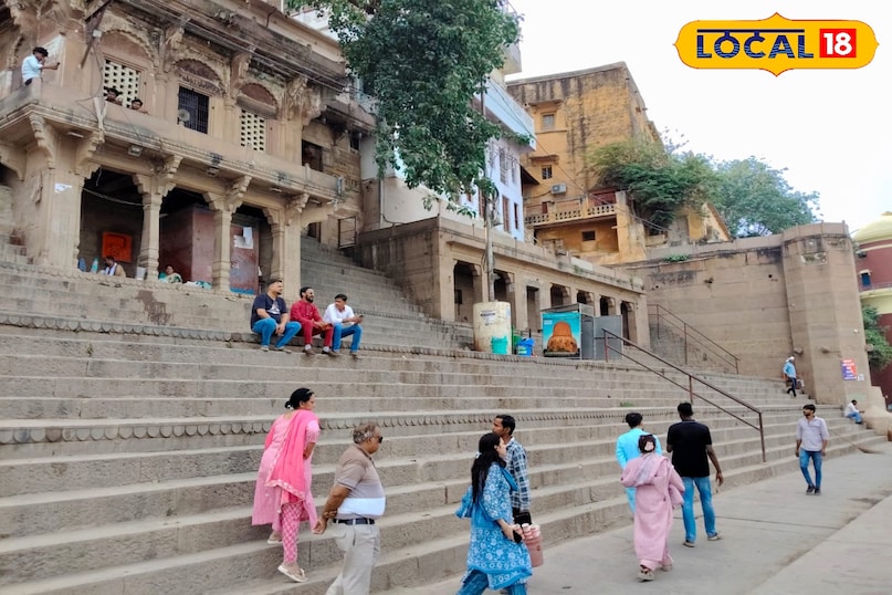 आते हैं लाखों लोग