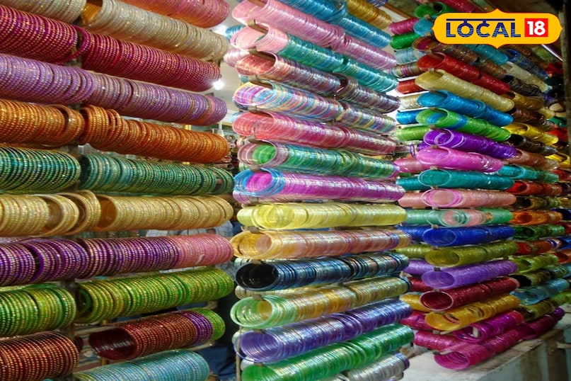 लाड बाज़ार चूड़ियों की खनक चारमीनार से लगा यह बाज़ार रात में भी अपनी रौनक बनाए रखता है। यहाँ मिलने वाली लाख की चूड़ियाँ और पारम्परिक आभूषण पूरी दुनिया में मशहूर हैं। यहाँ के स्थानीय दुकानदारों से बात करना आपको हैदराबाद की पुरानी तहजीब का अहसास कराएगा इतना ही नहीं आप यहां लाख की चूड़ियाँ सामने से बनते हुए देख सकते हैं 