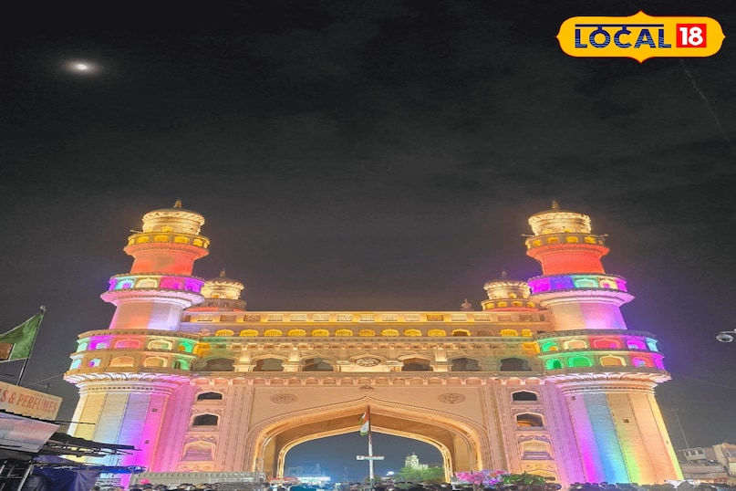 चारमीनार शहर की पहचान 1591 में बनी यह ऐतिहासिक संरचना रात में लाइटों के बीच एक चमकते हुए मुकुट जैसी लगती है। चारमीनार के चारों ओर के चार कमान के नज़ारे को रात में देखना न भूलें, जहाँ से शहर की पुरानी वास्तुकला साफ झलकती है यहां आप एतिहासिक मक्का मस्जिद भी घूम सकते हैं साथ ही खरीदारी कर सकते हैं और हैदराबाद फूड का आनंद ले सकते हैं।