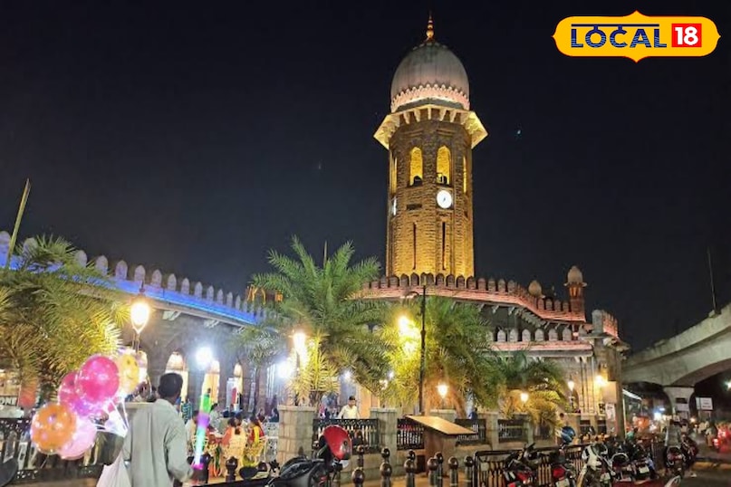 मुअज्जम जाही मार्केट एक हेरिटेज बिल्डिंग जो रात में अपनी शानदार वास्तुकला के लिए जानी जाती है। यहाँ की फेमस आइसक्रीम खासकर सीताफल आइसक्रीम रात की सैर का मज़ा दोगुना कर देती है।मार्केट के अंदर की गलियों में घूमना आपको 19वीं सदी के हैदराबाद में ले जाएगा यहां आपको फलों से बने स्वादिष्ट आइसक्रीम मिलता कुछ ऐसे फ्लेवर है जो सिर्फ यही मिलते है यह रात 2 बजे तक खुला रहता है 