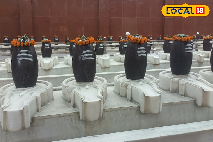 70 साल पुराना है मंदिर