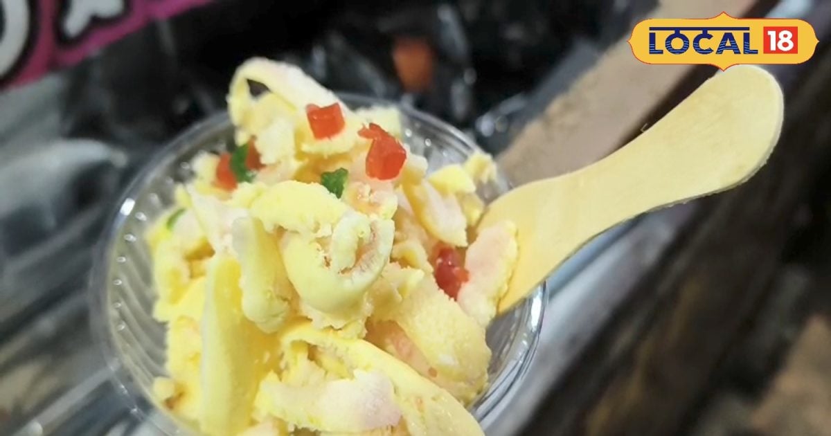 गर्मी में ट्रेंड कर रही रोलर फ्रूट आइसक्रीम, ताजे फलों और रबड़ी से बनती, स्वाद है खास