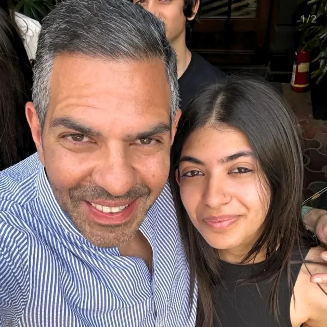 Karisma Kapoor Children Property Case , Sunjay Kapur 30000 crores dispute, Sunjay Kapur Will Dispute , Delhi High Court Interim Relief , Samaira Kapoor Legal Battle , Kiaan Raj Kapoor Property Share , Priya Kapur Property Sale Ban , 30 Thousand Crore Property , बॉलीवुड एक्ट्रेस करिश्मा कपूर संपत्ति विवाद , संजय कपूर वसीयत मामला , दिल्ली हाई कोर्ट राहत