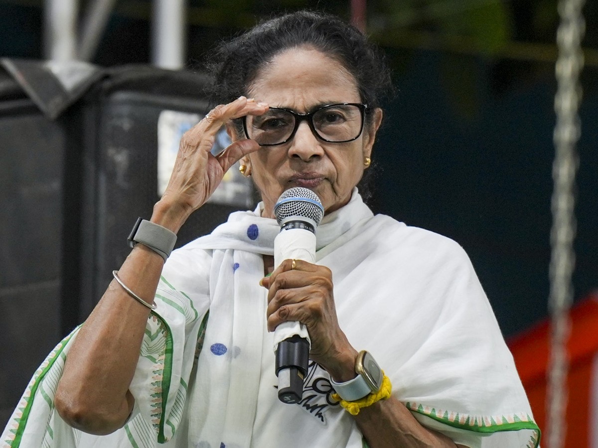 गजब हो गया बंगाल में... मुस्लिम बूथों पर भी पिछड़ी TMC, ममता बनर्जी की कैंडिडेट बोलीं- 'EVM हैक किए बिना यह मुमकिन नहीं'