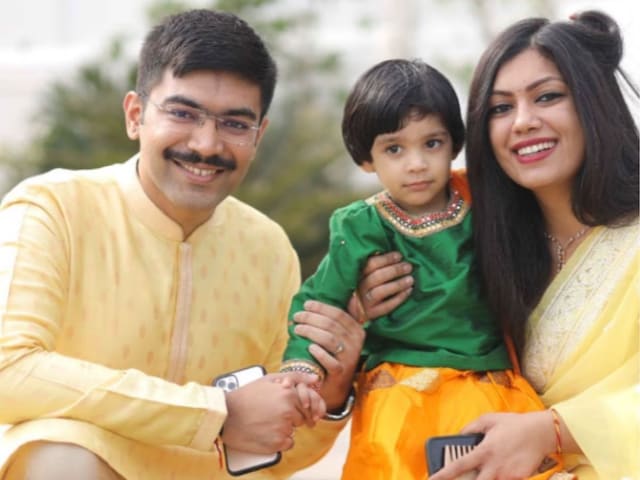 आगरा के नए डीएम कौन हैं? आईआईटी से पासआउट, पत्नी भी हैं आईएएस अधिकारी