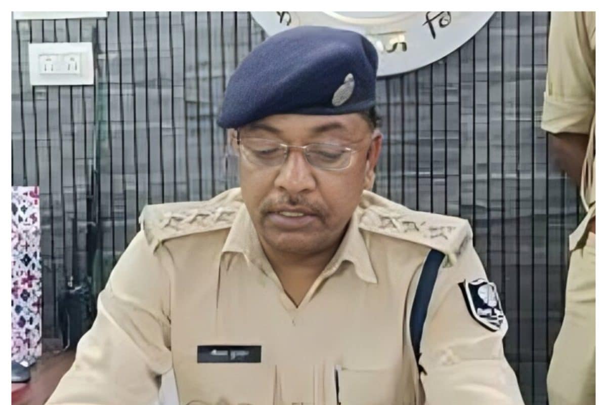 सफेदपोशों से कनेक्शन, रौब ऐसा कि बड़े बड़े अधिकारी भी रहते थे चुप, DSP गौतम कुमार ने सेट कर रखा था पूरा सिस्टम!