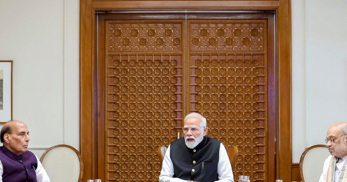 LIVE: ईरान युद्ध के बीच दिल्ली में पीएम मोदी ने बुलाई CCS और CCEA की बैक-टू-बैक मीटिंग, अंदर क्या हुआ?