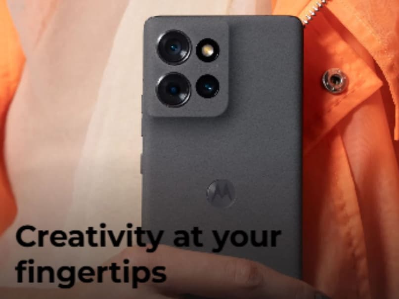 Apart from this, if you use Flipkart Axis Bank or Flipkart SBI Credit Card, you can also get an additional discount of ₹ 1,100. EMI option is also available for those who do not want to pay the entire amount at once. Flipkart is offering EMI on this phone from ₹ 1,078 per month.