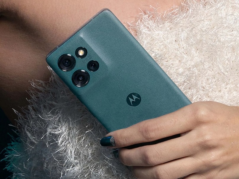 Camera setup is also its big feature. It has a 50MP primary camera, which comes with Sony LYTIA 700C sensor and OIS support. Apart from this, 13MP ultrawide and 10MP telephoto camera is also available. A 32MP front camera has been provided for selfie, which is good for both photos and video calling.