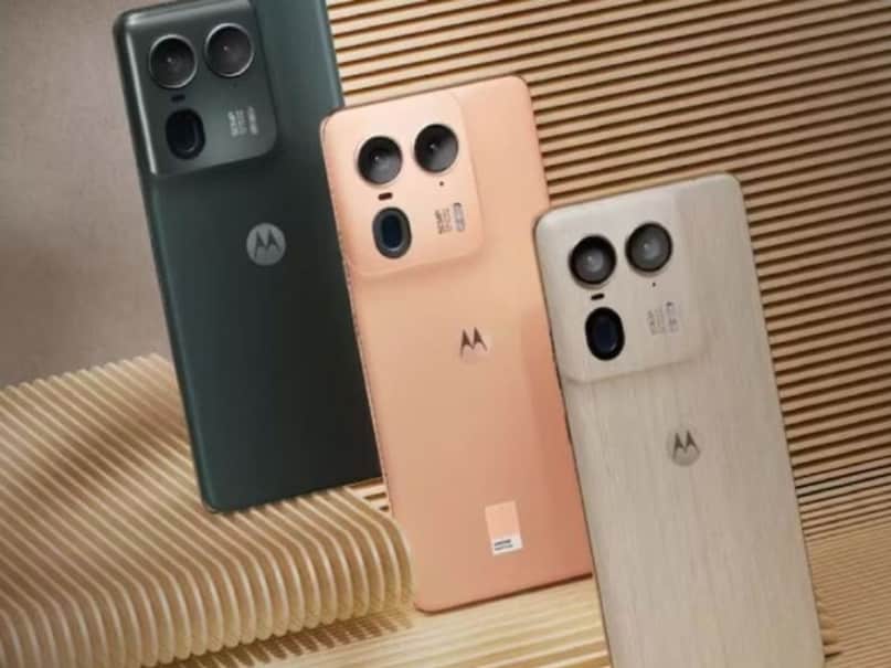 इतना ही नहीं, अगर आप HDFC Bank क्रेडिट कार्ड से पेमेंट करते हैं, तो आपको ₹2,500 का अडिशनल डिस्काउंट भी मिल सकता है. साथ ही, एक्सचेंज ऑफर के जरिए आप अपने पुराने फोन के बदले ₹36,600 तक की छूट पा सकते हैं. EMI ऑप्शन भी उपलब्ध है, जिसकी शुरुआत ₹1,371 प्रति माह से होती है. इतना ही नहीं, अगर आप HDFC Bank क्रेडिट कार्ड से पेमेंट करते हैं, तो आपको ₹2,500 का अडिशनल डिस्काउंट भी मिल सकता है. साथ ही, एक्सचेंज ऑफर के जरिए आप अपने पुराने फोन के बदले ₹36,600 तक की छूट पा सकते हैं. EMI ऑप्शन भी उपलब्ध है, जिसकी शुरुआत ₹1,371 प्रति माह से होती है.