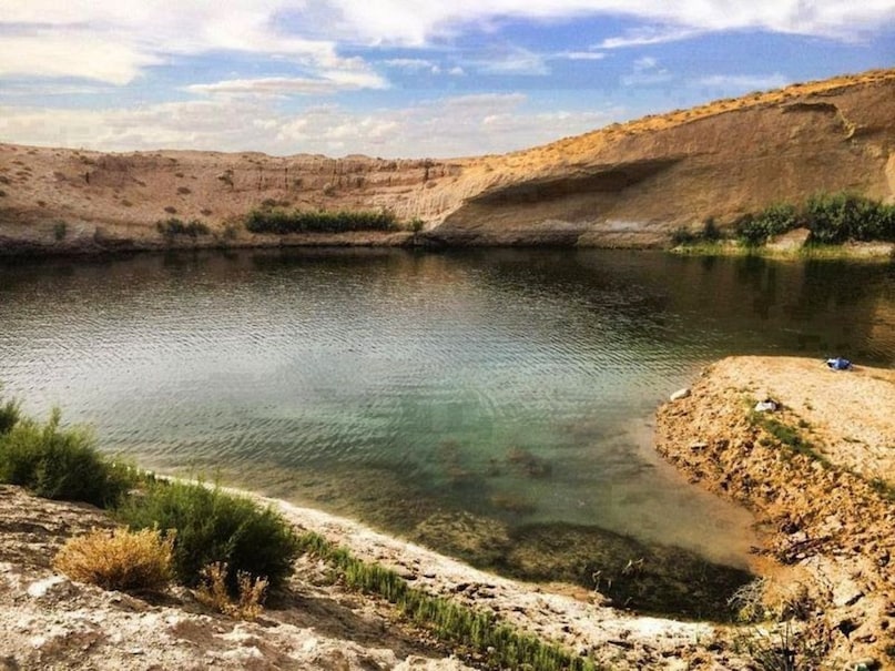 उल्सूर लेक: अगर आपको झीलें पसंद हैं, तो आपको उलसूर झील ज़रूर जाना चाहिए. यहां, सूर्यास्त का नज़ारा और साथ ही बोटिंग का अनुभव बेहद खूबसूरत है.