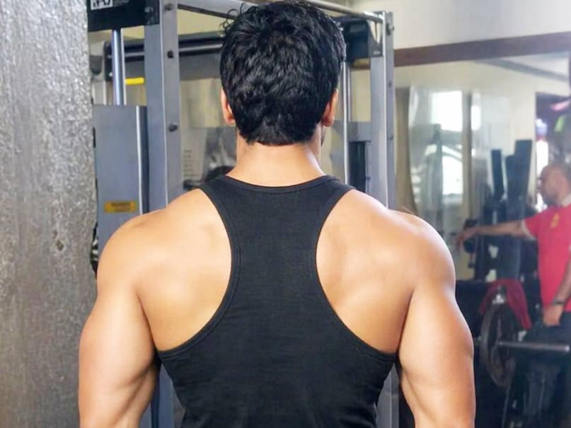 John Abraham Dhoom Success, John Abraham Career Analysis, Dhoom 2004 Villain Kabir, John Abraham Box Office Hits, Bollywood Career Turnaround, John Abraham Action Star, Yash Raj Films Dhoom, Villain vs Hero Roles, जॉन अब्राहम धूम रिकॉर्ड, विलेन बनकर चमकी किस्मत