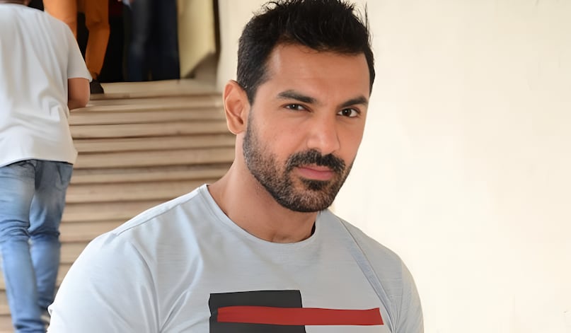 John Abraham Dhoom Success, John Abraham Career Analysis, Dhoom 2004 Villain Kabir, John Abraham Box Office Hits, Bollywood Career Turnaround, John Abraham Action Star, Yash Raj Films Dhoom, Villain vs Hero Roles, जॉन अब्राहम धूम रिकॉर्ड, विलेन बनकर चमकी किस्मत