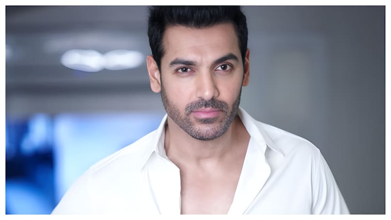 John Abraham Dhoom Success, John Abraham Career Analysis, Dhoom 2004 Villain Kabir, John Abraham Box Office Hits, Bollywood Career Turnaround, John Abraham Action Star, Yash Raj Films Dhoom, Villain vs Hero Roles, जॉन अब्राहम धूम रिकॉर्ड, विलेन बनकर चमकी किस्मत