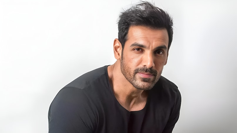 John Abraham Dhoom Success, John Abraham Career Analysis, Dhoom 2004 Villain Kabir, John Abraham Box Office Hits, Bollywood Career Turnaround, John Abraham Action Star, Yash Raj Films Dhoom, Villain vs Hero Roles, जॉन अब्राहम धूम रिकॉर्ड, विलेन बनकर चमकी किस्मत