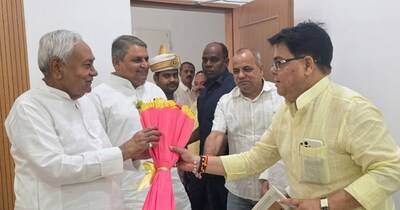 आरजेडी विधायक फैजल रहमान ने नीतीश कुमार से मुलाकात की.