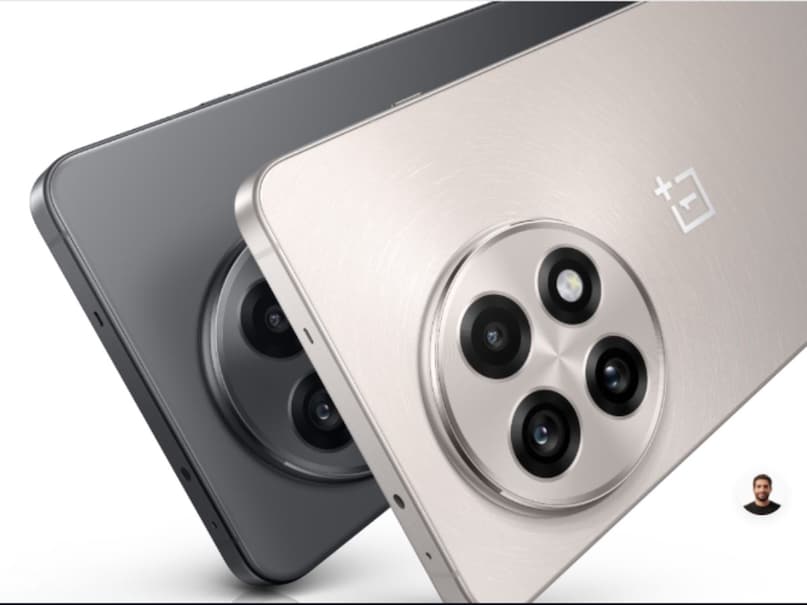 परफॉर्मेंस के लिए फोन में Qualcomm Snapdragon 8 Gen 3 प्रोसेसर दिया गया है, जो पावरफुल मल्टीटास्किंग और स्मूद गेमिंग एक्सपीरिएंस प्रदान करता है.