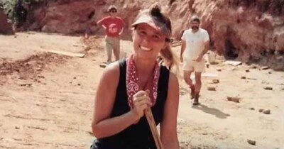 1990 में पामेला की जब मौत हुई, तब वो 22 साल की थीं.