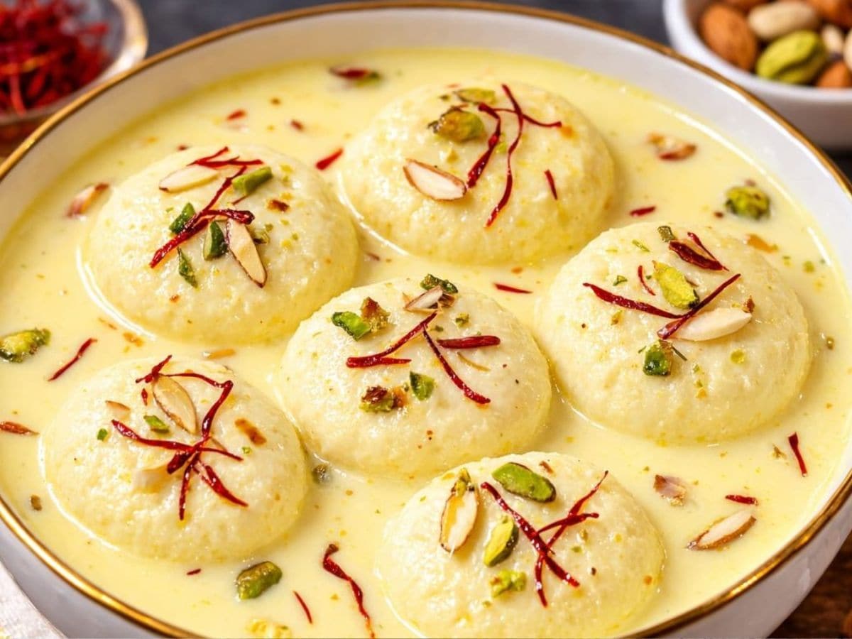 घर पर बनाएं टेस्टी रबड़ी रसमलाई, खाने वाले तारीफ करते नहीं थकेंगे, यहां जानिए आसान रेसिपी