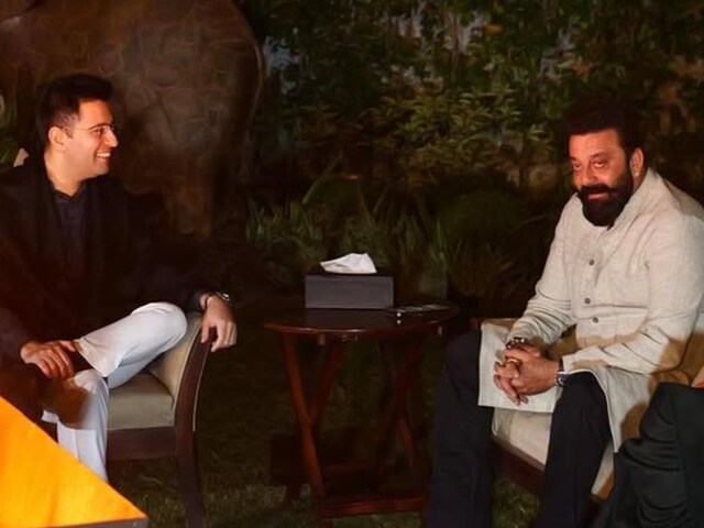 राघव ने अपने घर पर की संजय से मुलाकात, अनदेखी फोटोज शेयर कर लिखा नोट