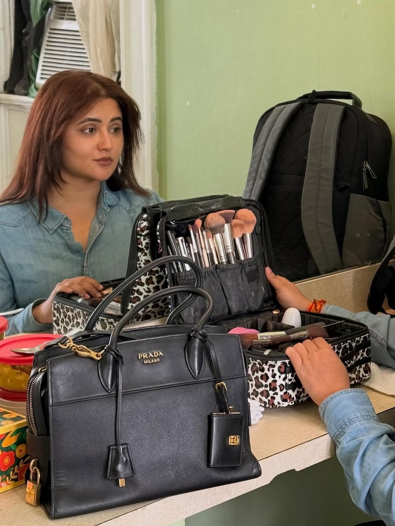 Rashami desai struggle